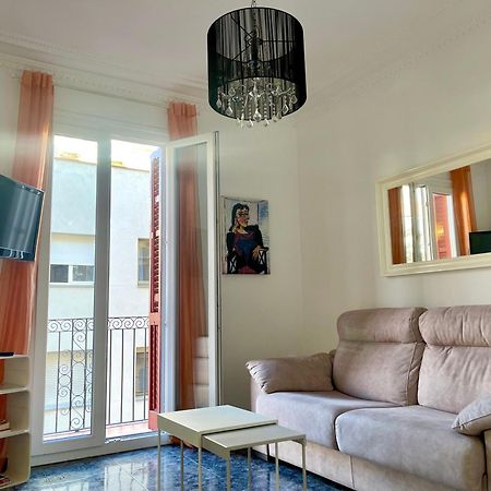 Elegantniy Poble Sec Apartment Barcelona Bagian luar foto