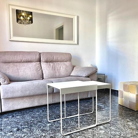 Elegantniy Poble Sec Apartment Barcelona Bagian luar foto